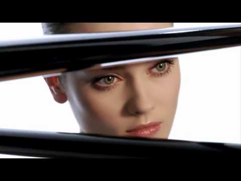 384 Volume gets a new look  LE VOLUME DE CHANEL