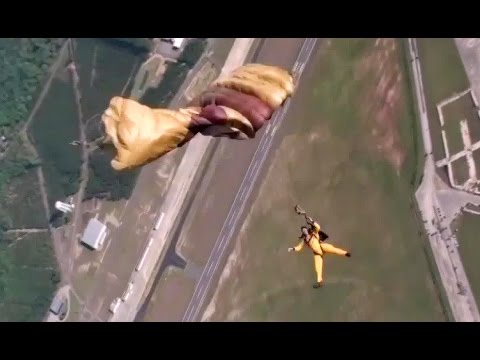Army Skydiver Parachute Malfunction. Terrifying Moment.