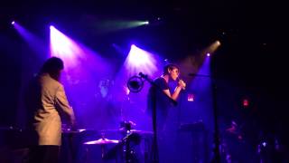 Liars, "Can't Hear Well"