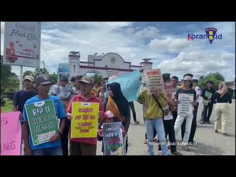 Ratusan Warga Seluma Demo di Simpang Enam, Ini Tuntutannya
