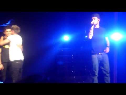 Live While We're Young - One Direction - 17th October Melbourne