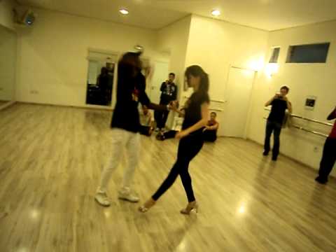 Adalberto Shock e Mariana Torres - Aula de básico 2 - SAMBA MANÍACOS