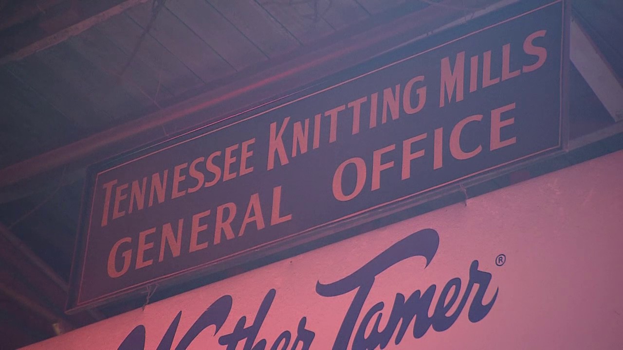 Columbia Neon | Tennessee Crossroads | Episode 3041.1