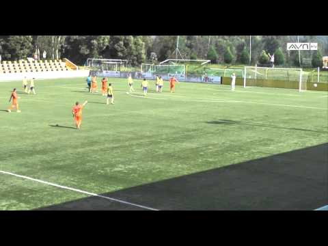 Bustelo vence Canedo