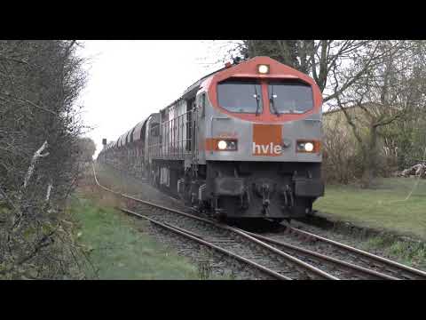 Schotterzug auf der Gebirgsbahn     21.11.2020