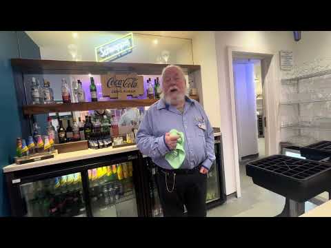 Holiday Inn  Manchester ❌ where they won’t let the paying homeless sleep 