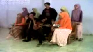 preview picture of video 'Kelompok Musikalisasi Puisi KARINDING KASUMEDANGAN STKIP SEBELAS APRIL SUMEDANG'