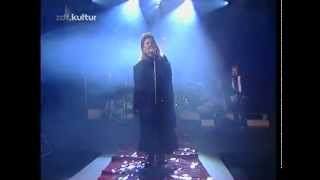 Alison Moyet - Weak In The Presence Of Beauty 1987 live