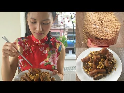 Pig feet stew braised pig trotter with soybeans recipe slow cooked Chinese food cooking 黄豆猪脚