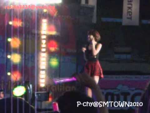 [FANCAM] Sooyoung of SNSD at SM TOWN 2010 Concert in Seoul