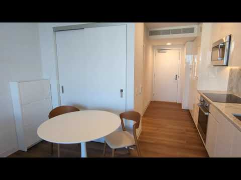987 Queen Street property video