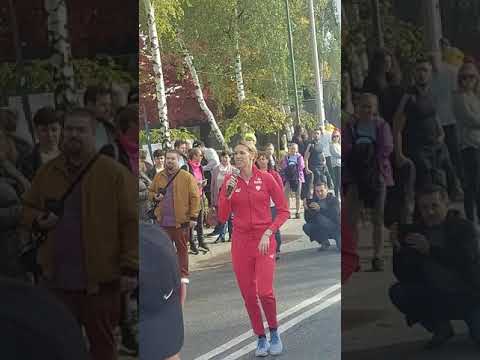 15. Żorski Bieg Uliczny. Iga Baumgart-Witan prowadzi rozgrzewkę