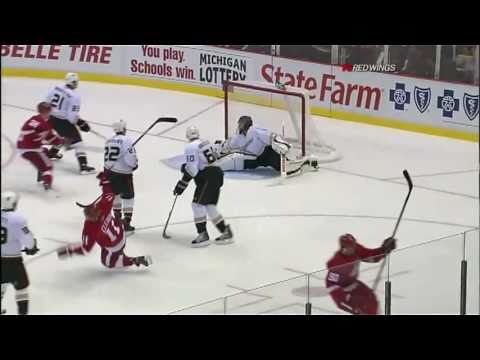 NHL: Mike Modano's First Goal With Detroit Red Wings [10/8/2010]