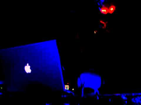 Robert Vadney @ EightBall, Thessaloniki (17 June 2011) 6