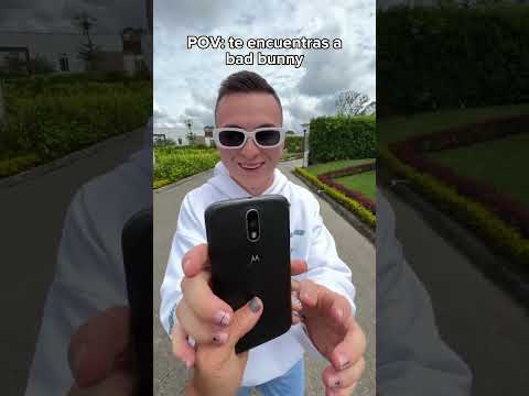 Te encuentras a Bad Bunny y te tira el teléfono 😅