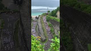 Download lagu Upacara Melasti Desa Adat Ungasan di Pantai Melasti pada Jumat (28/3) siang. mp3