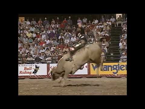 Justin McBride vs Wild Thing - 99 PBR Laughlin (87 pts)