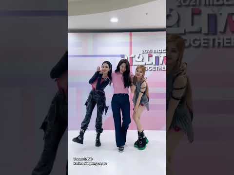 Yoona Hyoyeon Taeyeon SNSD, BoA, Taeyong NCT dance Dreams Come True