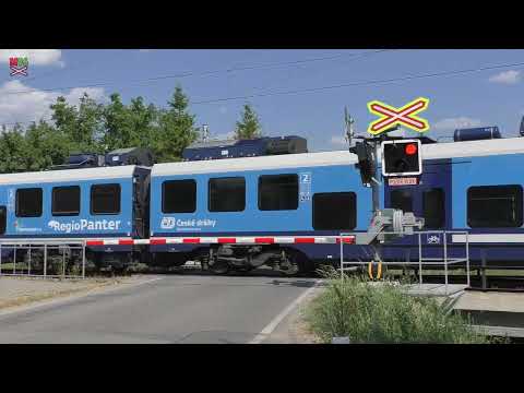 Železniční přejezd Vikýřovice u penzionu [P9133] - 5.7.2025 / Czech railroad crossing