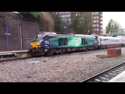 68009 TITAN leaves High Wycombe with THRASH and CLAG!!!