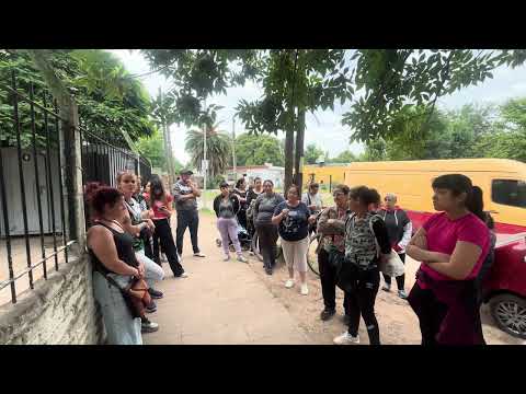 Padres de la esc. 13. Reclaman por seguridad en el establecimiento. Por comportamiento de una Niña. 