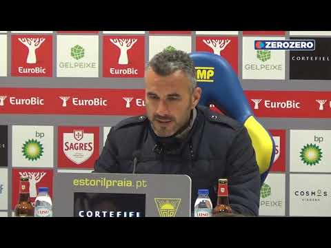 Ivo Vieira recusa falar da arbitragem do Estoril x...