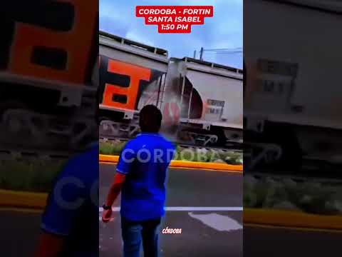 🚨 ¡MOMENTO DONDE SE DESCARRILA EL TREN EN CÓRDOBA!🚨