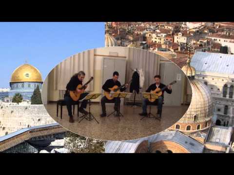 Hora ne'urim for guitar trio
