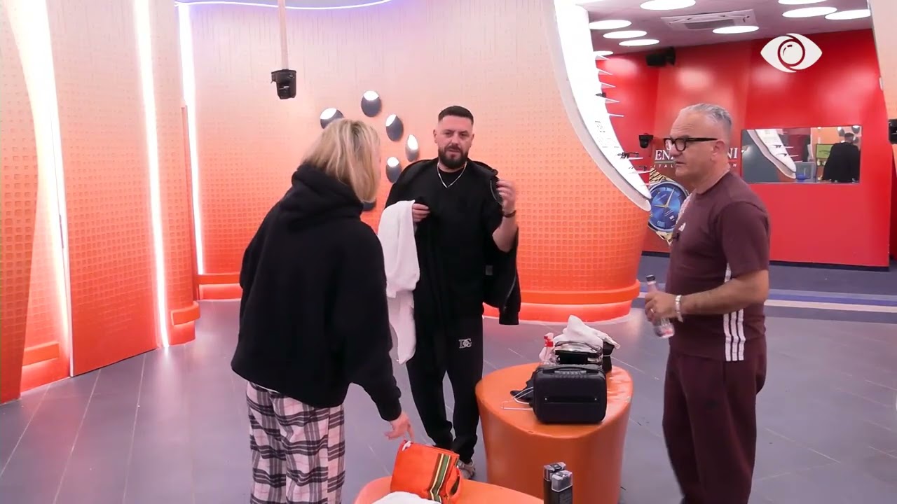 Cigare dhe fruta dua të lutem/ Nikol i bën kërkesat e saj Mirit