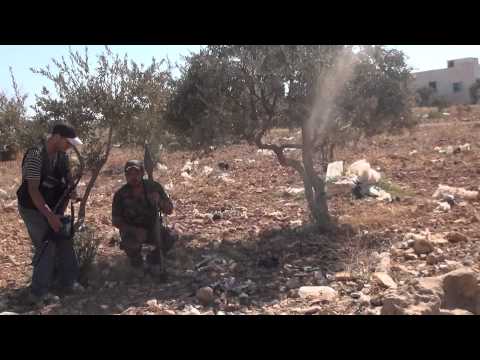 انتشار مقاتلي لواء أحباب الله في محيط مقر لقوات النظام وتحاصره في منطقة كفر جوم في ريف حلب الغربي