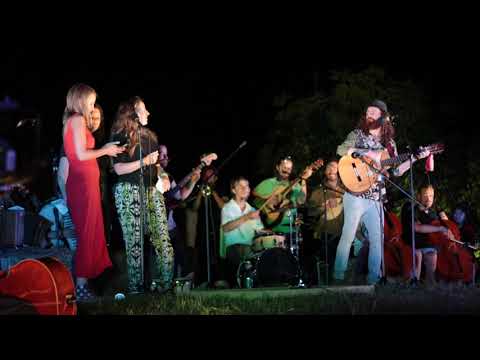 Worldwide Welshman with the Etno Histeria World Orchestra - Special Cream (live in Truške)