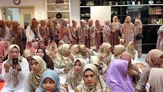 Download lagu Bismilahhirohmannirohhim Allahhuma Sholi Alla Sayyidina Muhammad Wa'alaa Ali Sayyidina Muhammad 🤲 🇭🇰 mp3