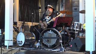 One woman, two lovers