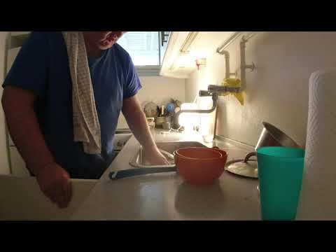 MongoTV_7059 - Del 1 - VASKER OP TIDLIG MANDAG AFTEN SÅ JEG KAN KOMME TIL AT LAVE VARM AFTENSMAD