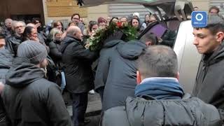salerno-lacrime-e-applausi-ai-funerali-di-angelo-de-angelis