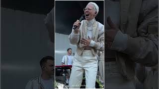 2023-08-10 My man is a mean man ~ Stefanie Heinzmann @Hamburg Planten un Blomen