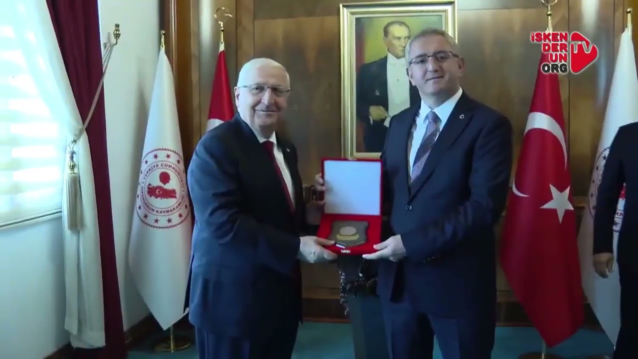 Bakan Güler İskenderun’da Sancak Törenine Katıldı