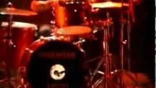 [09]_the_living_end_-_riot_on_broadway_[australia_06-15-01].mpg