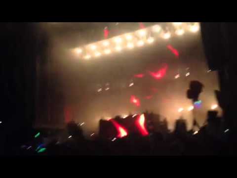 Axwell performing Don't You Worry Child at EZOO 2012
