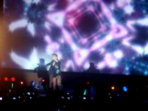 111103 SHINee In London Key Tik Tok