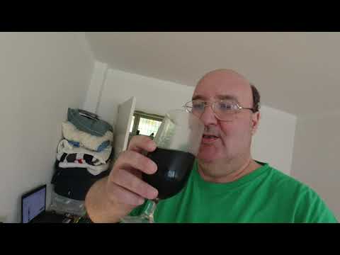 MongoTV_6689 - DRIKKER GLAS KOLD BILLIG COLA ONSDAG AFTEN