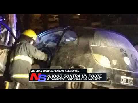 CHOCÓ CONTRA UN POSTE Y SUFRIÓ HERIDAS EN LA CABEZA