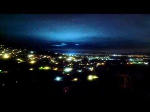 RAW RARE 8.2 EarthQuake phenomenon Strange Light show Sky Mexico Video