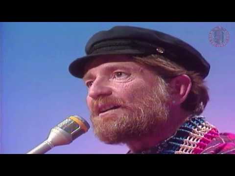 Willie Nelson - If You’ve Got The Money Honey 1977