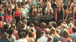 Yael Naim - Coward (Live vocal Flashmob  at  Forum des Halles, Paris)