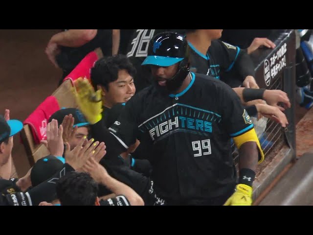 【8回裏】今度は逆方向へ!! ファイターズ・レイエス 本日2本目の第16号ソロホームラン!!  2024年8月28日 北海道日本ハムファイターズ 対 東北楽天ゴールデンイーグルス