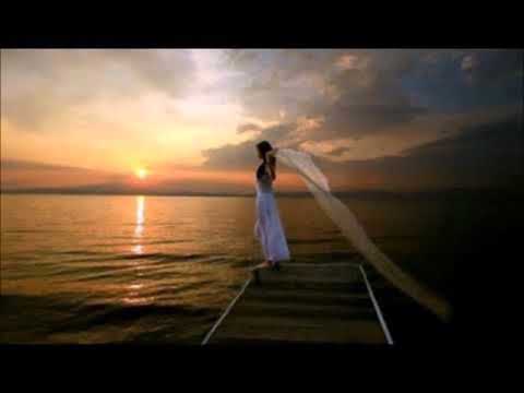 Helen Reddy ~ "  I Am Woman " ~ 💕1972