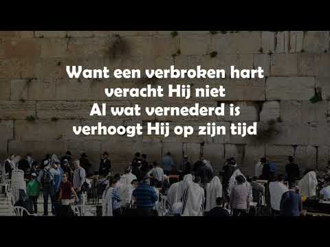 Opwekking met tekst 411 Geprezen zij de Heer (versie 2)