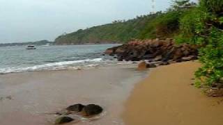 preview picture of video 'Jungle Beach near Unawatuna Rumassala Sri Lanka - 5'