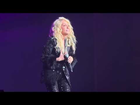 Yuri, mídley El me mintió,amigos simplemente amigos, Tour Iconica, Auditorio Nacional 2025